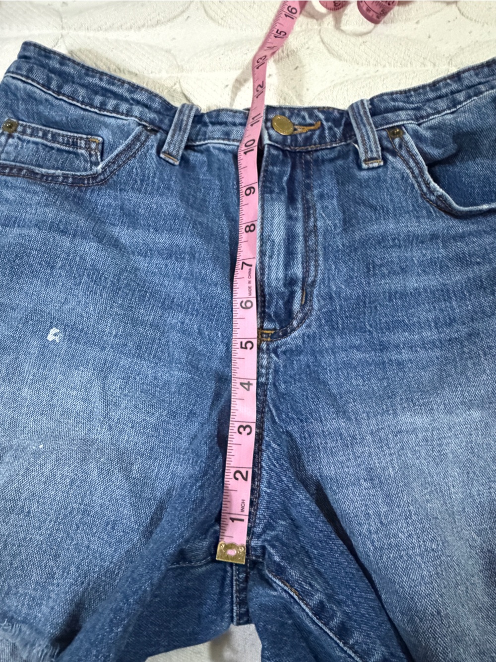 Univeral Thread size 8/29 Denim Cutoff Shorts w distressing. High rise. - Picture 7 of 9